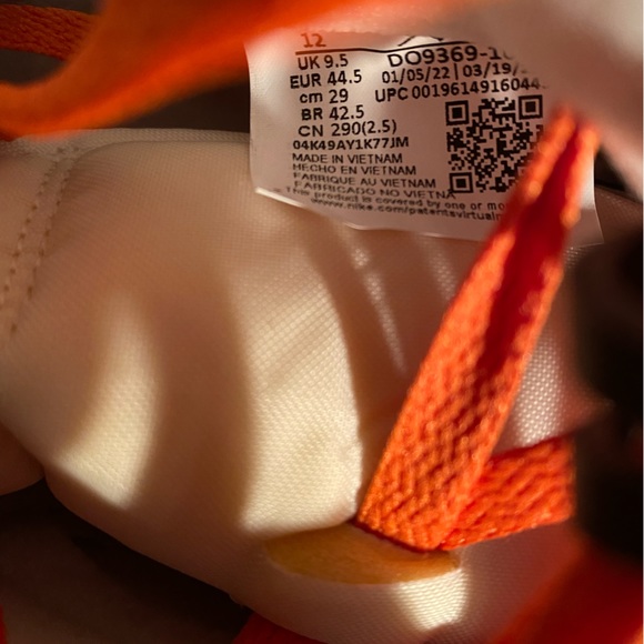 Jordan 1 Retro High OG Starfish size 12 Women = 10.5 Men Brand New In Box !!! - Picture 16 of 16